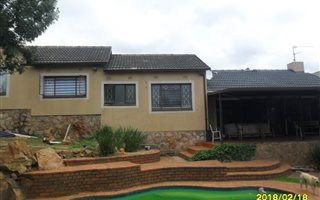 3 Bedroom House in Ridgeway