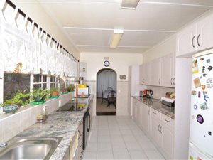 3 Bed House in Quellerina