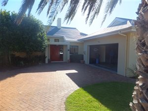 3 Bed House in Noordhoek