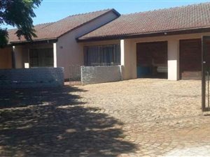 4 Bed House in Mayfield Park