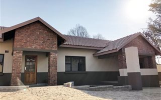 3 Bedroom House in Meerhof