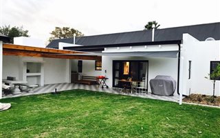 3 Bedroom House in Somerset West Central