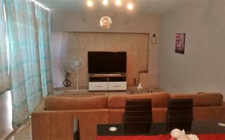 3 Bedroom Apartment in Carrington Heights