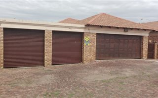 3 Bedroom Simplex in Dunnottar