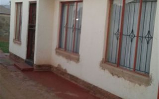 3 Bedroom House in Mahube Valley