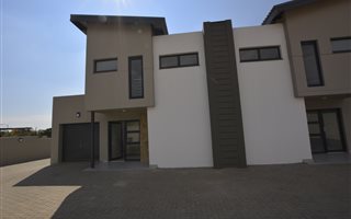 2 Bedroom Duplex in Equestria