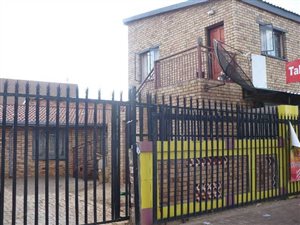 7 Bed House in Lenasia