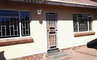 2 Bedroom Townhouse in Uitsig