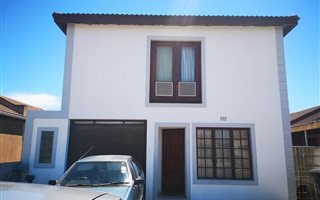 3 Bedroom House in Highbury