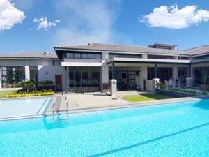 2 Bed Townhouse in Zesfontein AH