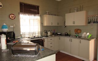 2 Bedroom House in Springs Central