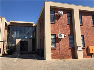 104 m² Office Space in Heuwelsig Estate