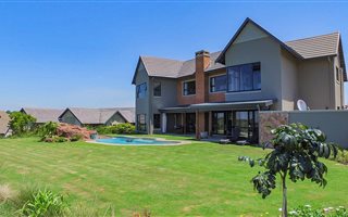 4 Bedroom House in Cotswold Downs Estate