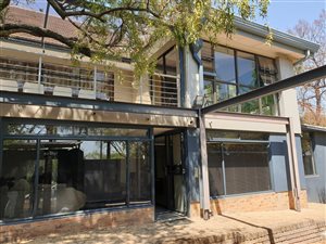 150 m² Commercial space in Menlo Park