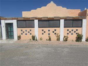 4 Bed House in Malibu Village