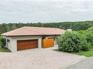 4 Bedroom House in Theescombe