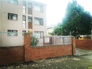 2 Bed Apartment in Wynberg