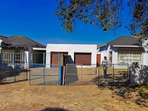 4 Bed House in Brakpan Central