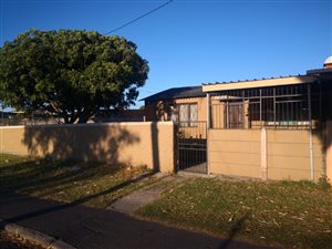 4 Bed House in Bonteheuwel