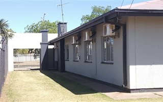 890 m² Office Space in Vanderbijlpark SW