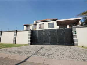 4 Bed House in Edenglen
