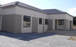 4 Bedroom House in Onrus