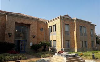 425 m² Commercial space in Vorna Valley