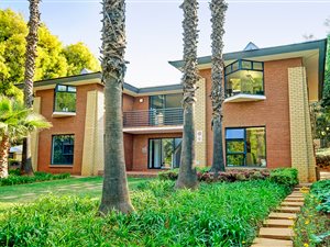 690.299987792969 m² Office Space in Weltevreden Park