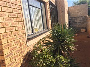 2 Bed House in Phiri