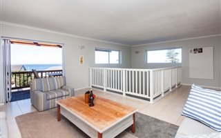 4 Bedroom House in Schoenmakerskop