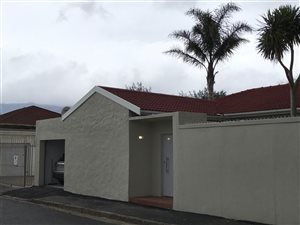 2 Bed House in Wynberg