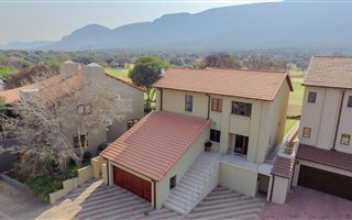 4 Bedroom House in Magalies Golf Estate