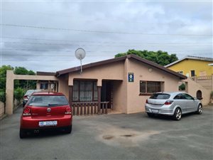 4 Bed House in Shallcross