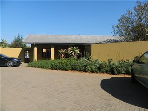 300 m² Office Space in Witbank