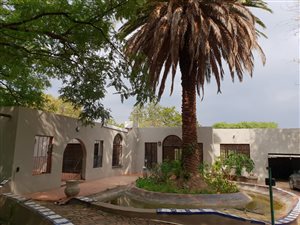 8.5 ha Farm in Kameeldrift West
