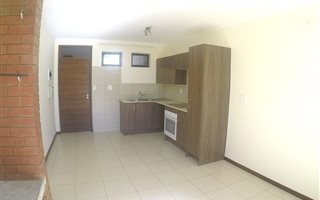 Bachelor apartment in Jackal Creek Golf Estate