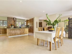 4 Bed House in Zwaanswyk