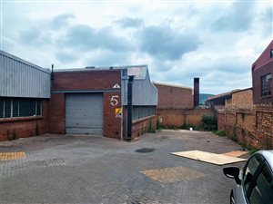 370 m² Industrial space in Monavoni