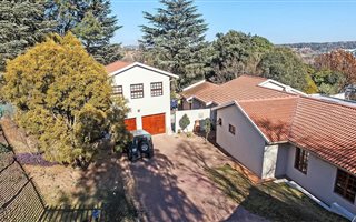 4 Bedroom House in Bryanston West