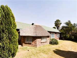 4 Bed House in Falcon Ridge