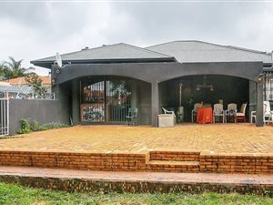 4 Bed House in Fairmount