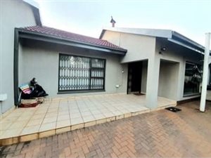 3 Bed House in Flora Gardens