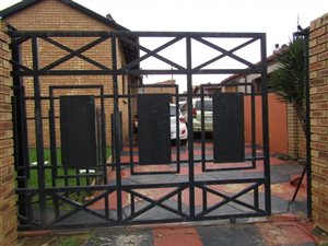 4 Bed House in Bramley