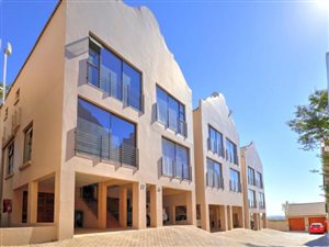 2 Bed Apartment in Roodepoort West
