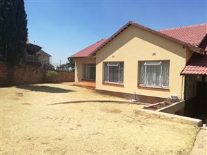 4 Bed House in Ridgeway
