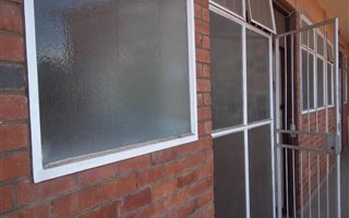 1 Bedroom Apartment in Vanderbijlpark CW
