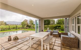 4 Bedroom House in Boschenmeer Golf Estate