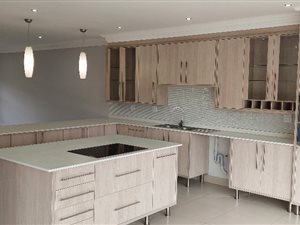 4 Bed Townhouse in Heuwelsig