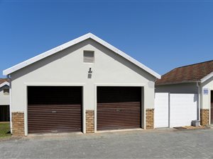 2 Bed Cluster in Beacon Bay