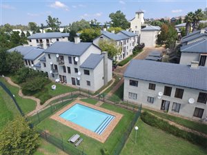 3 Bed Apartment in Paulshof